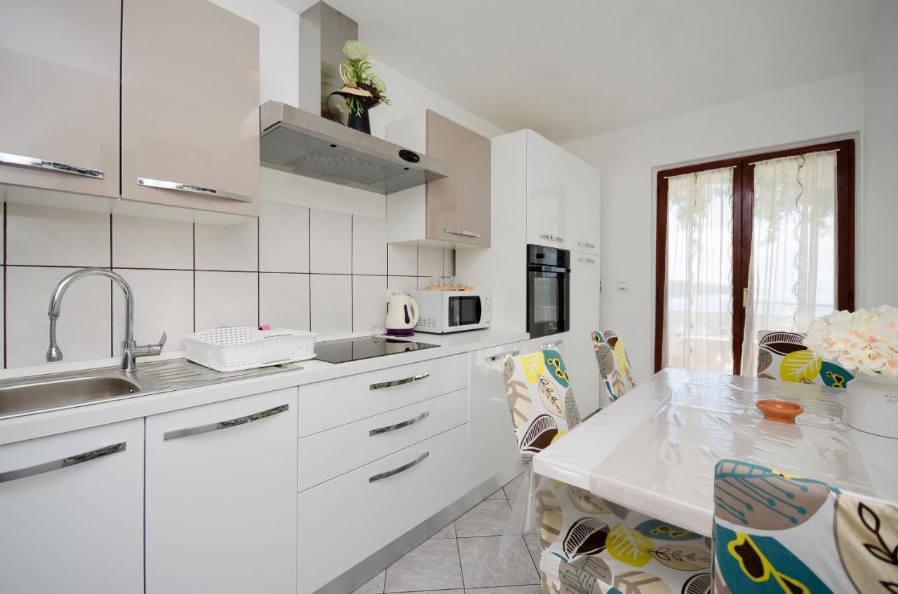 Albina Apartment Lopar