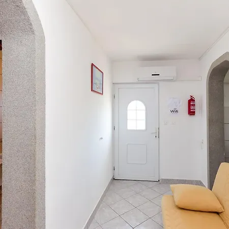 Apartments Albina Lopar Exterior photo