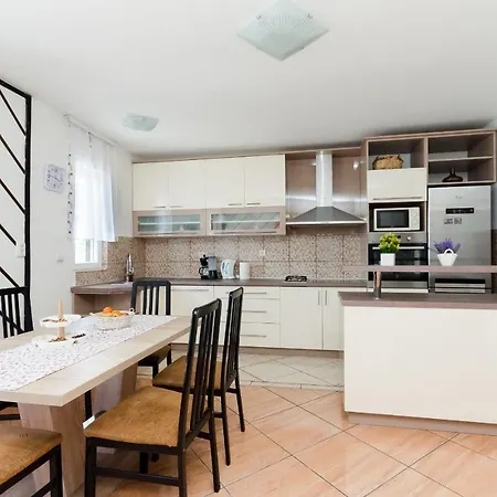 Apartments Albina Lopar Exterior photo