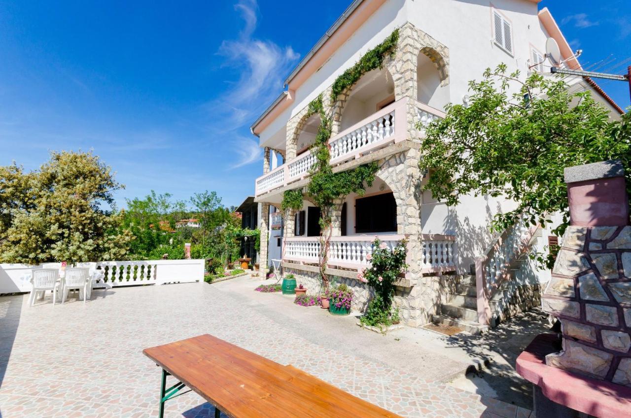 Apartment Albina Lopar