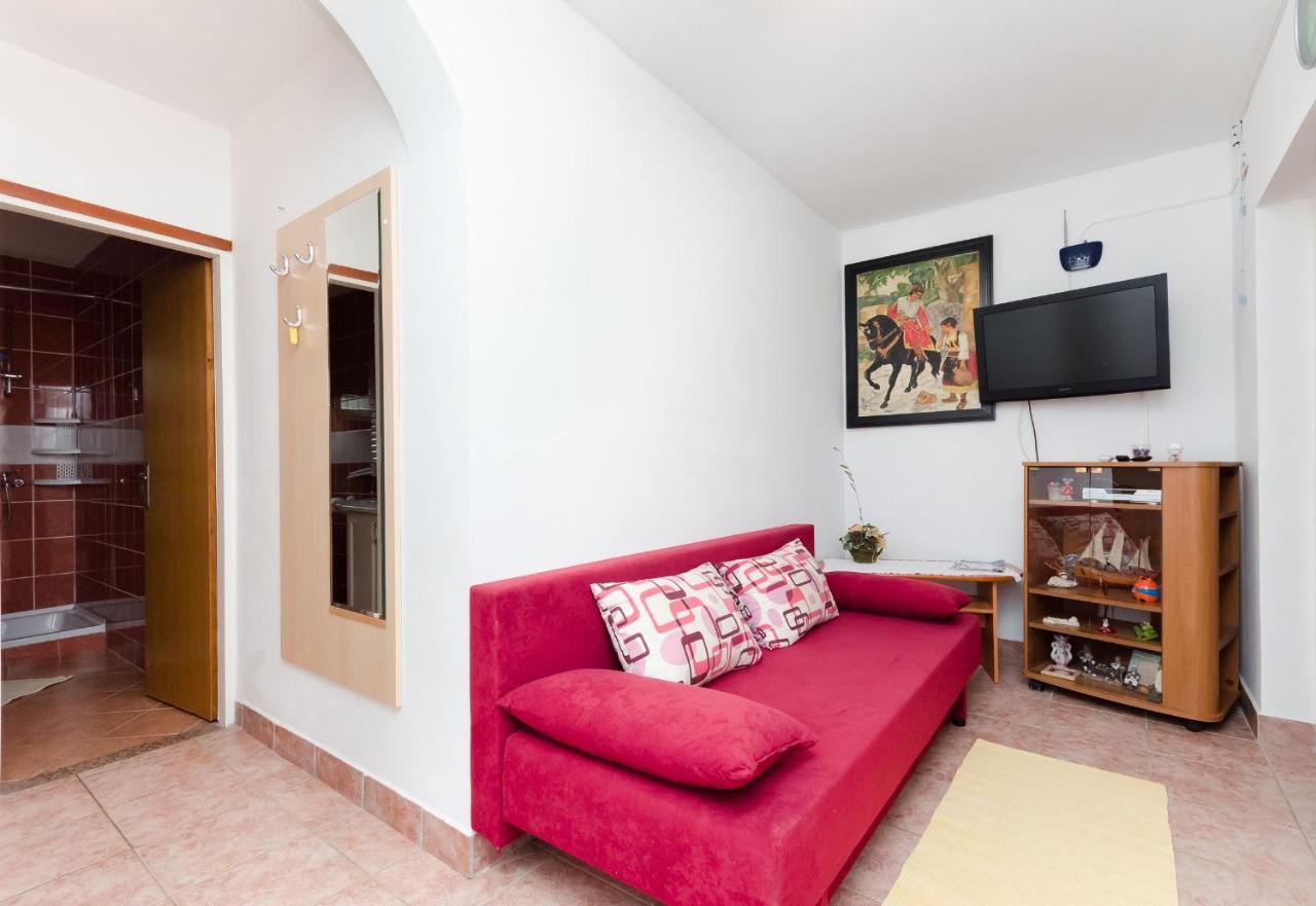 Apartment Albina *