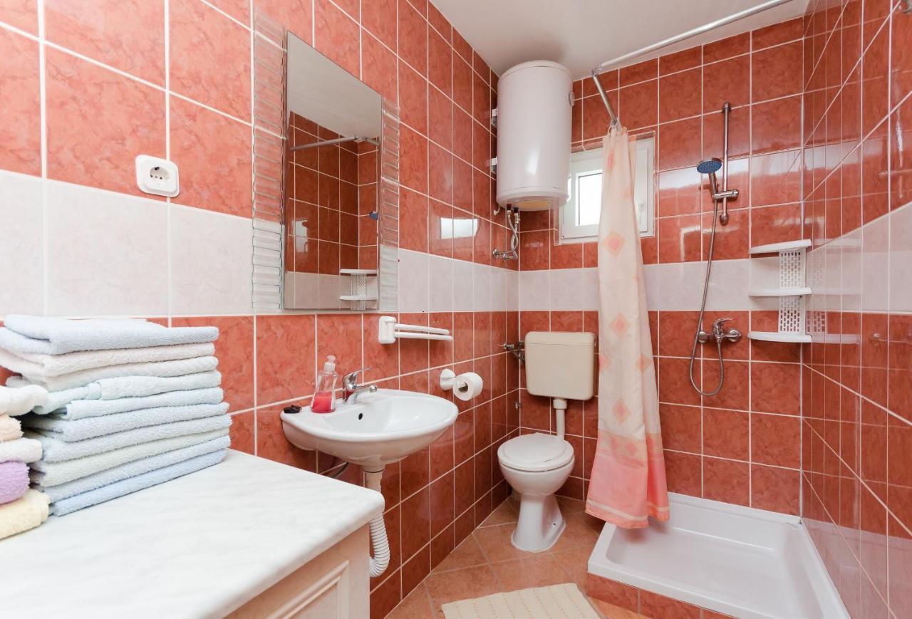 Albina Apartment *
